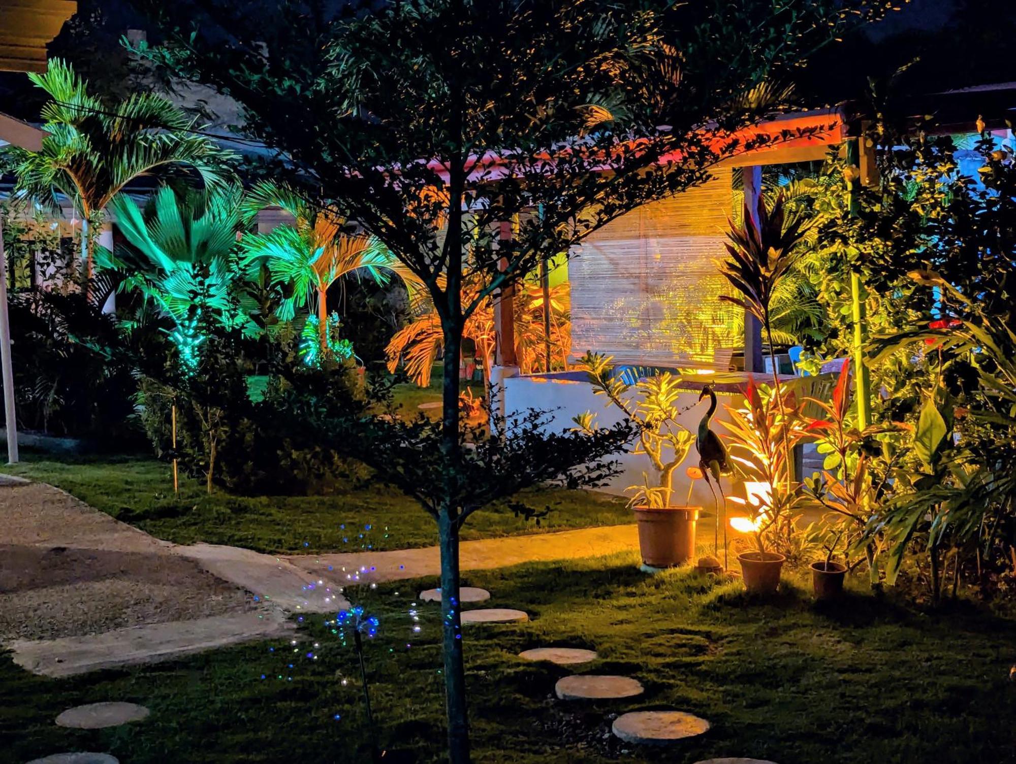 Astillo'S Guest Houses Moalboal Exterior photo